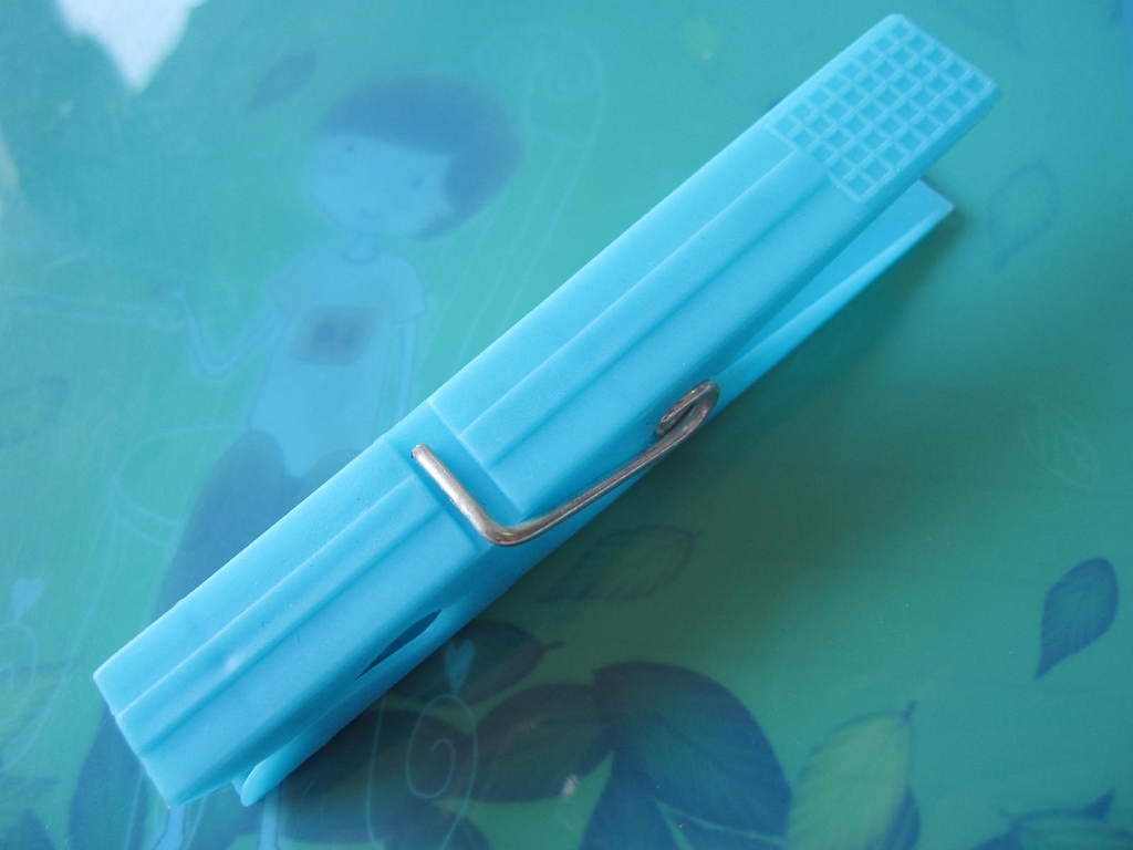 工厂直供 价格最优——临海市多乐日用品9909塑料衣夹全方位解析